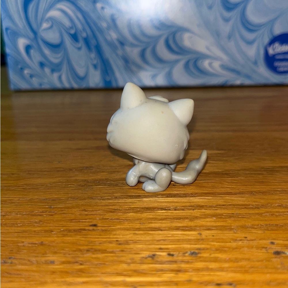 Littlest pet shop 66 grey kitten